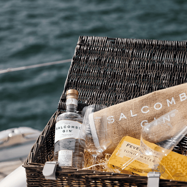 image of Salcombe gin wicker hamper