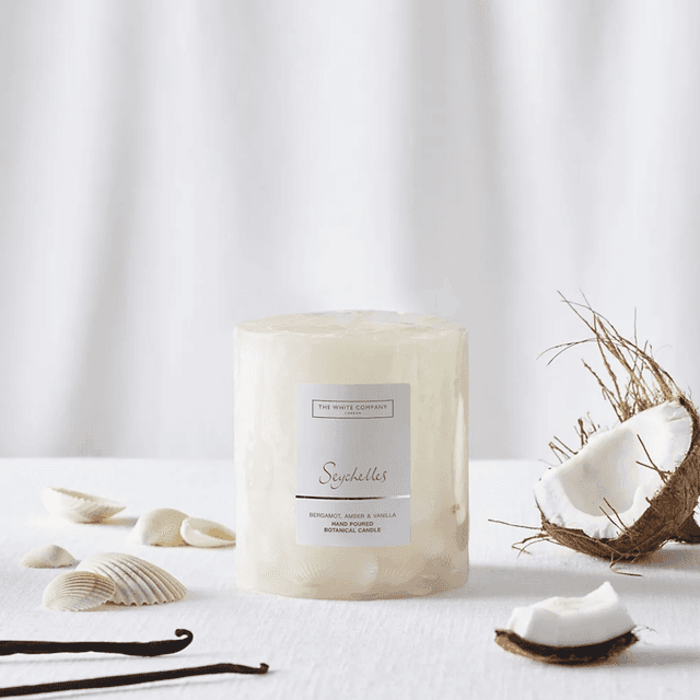 image of Medium botanical candle